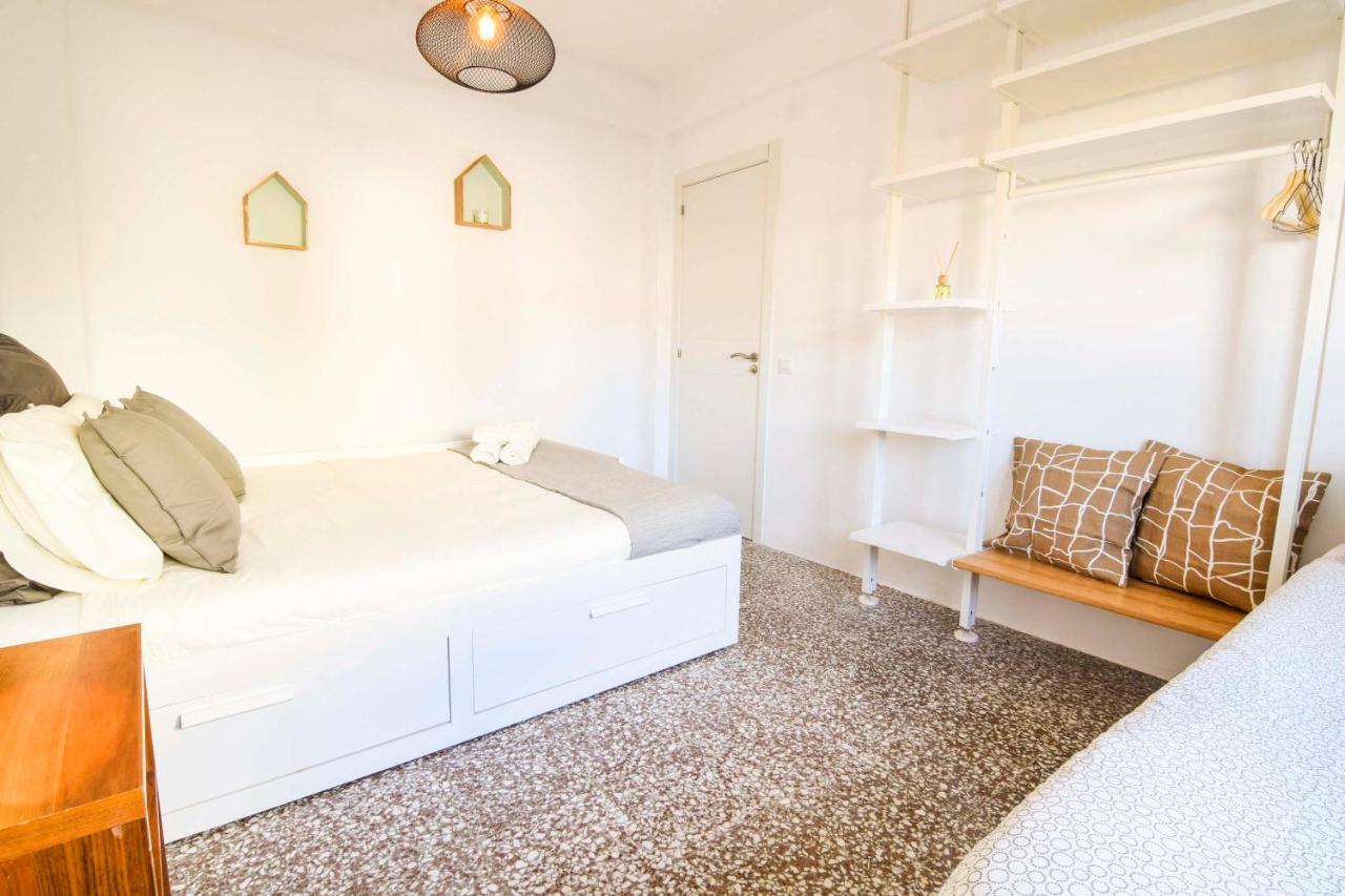 P&P Apartaments Arapiles Malaga Exterior photo